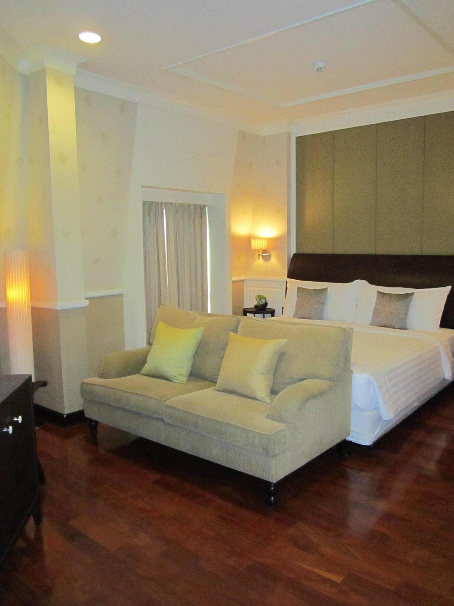 Aurum The River Place Bangkok Extérieur photo