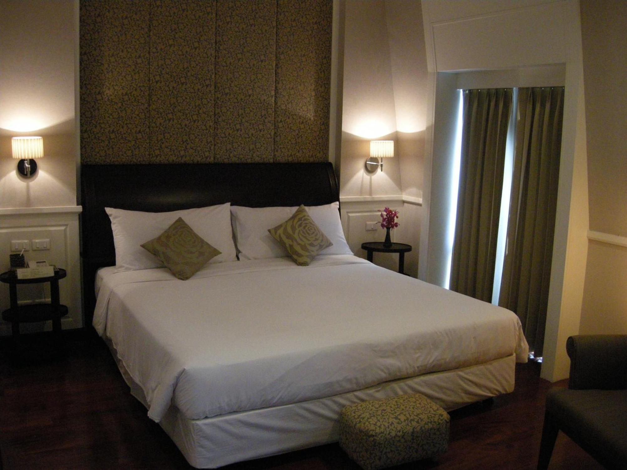 Aurum The River Place Bangkok Extérieur photo