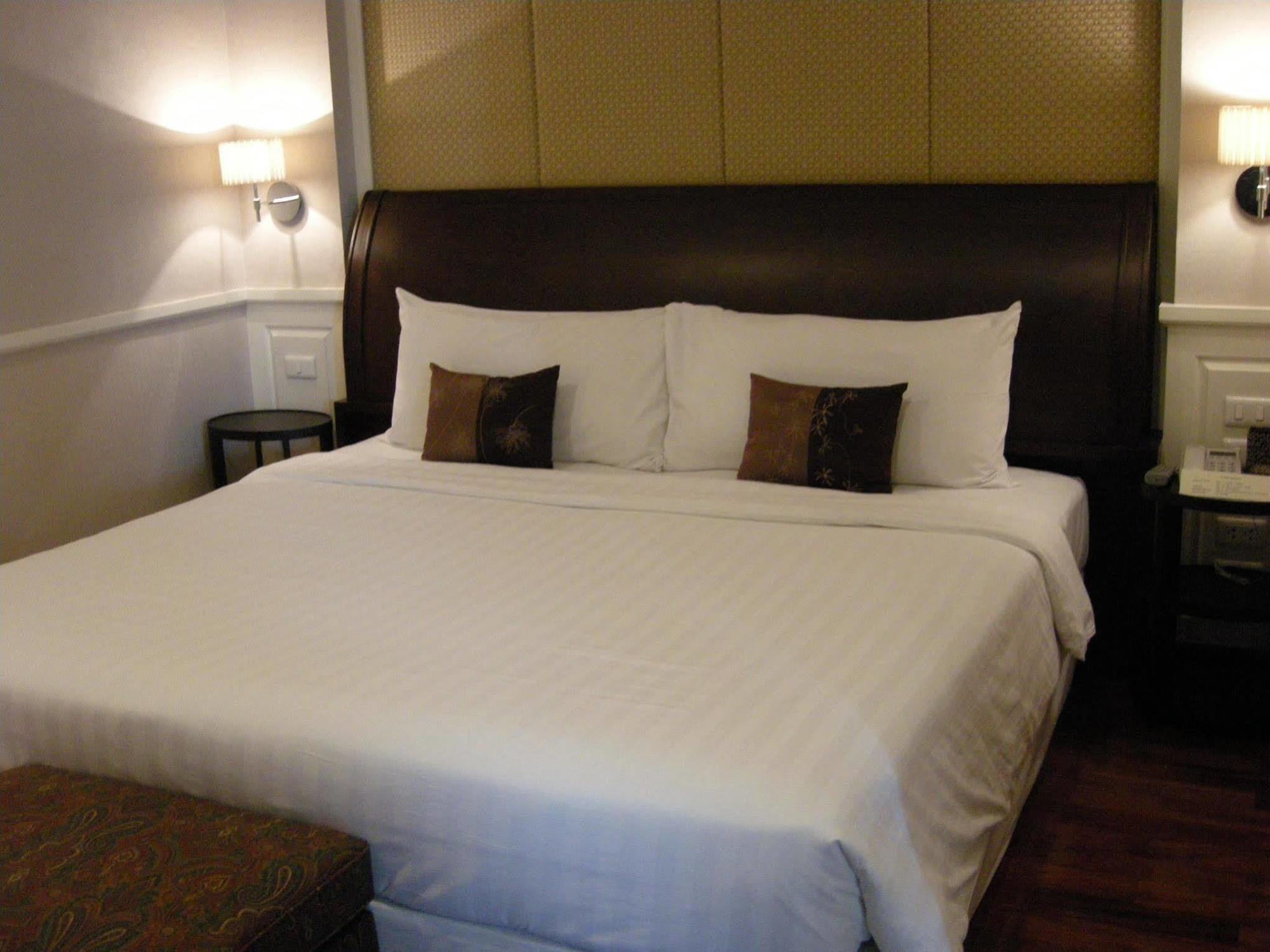 Aurum The River Place Bangkok Extérieur photo